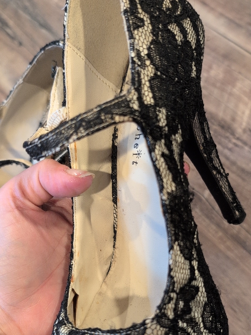 Women's Black Lace Platform Heels - Picture 9 of 10